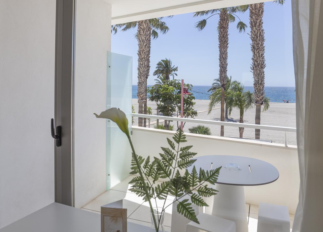 Hotel Las Palmas カルボネラス エクステリア 写真